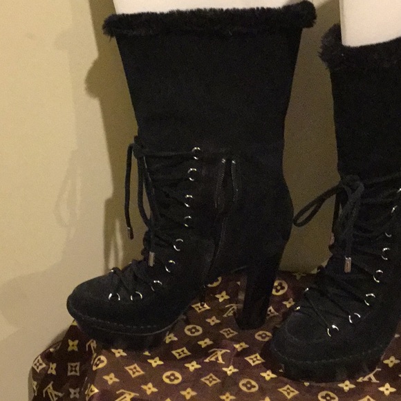 Boots - Picture 5 of 7